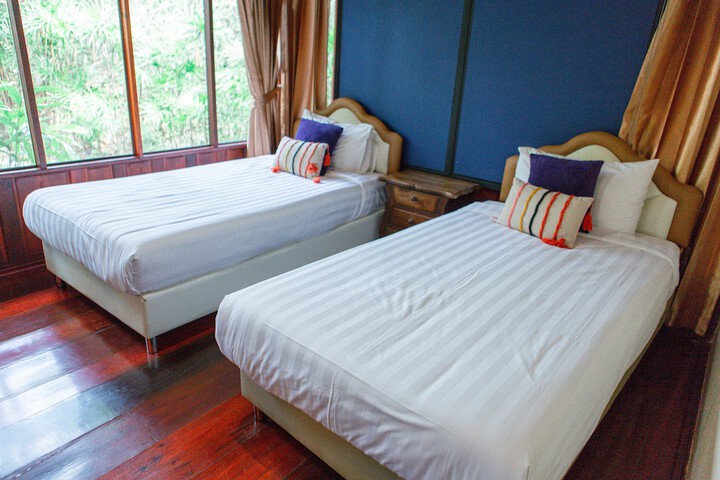 Room 46 of 108