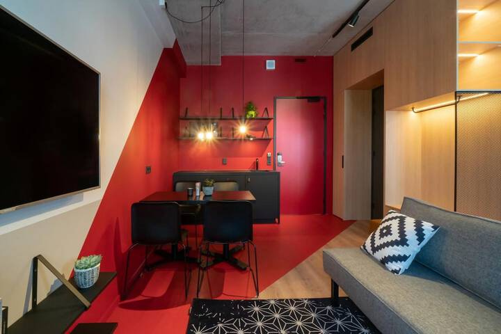 Room 17 of 43