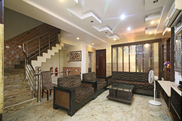 Entrance & Lobby