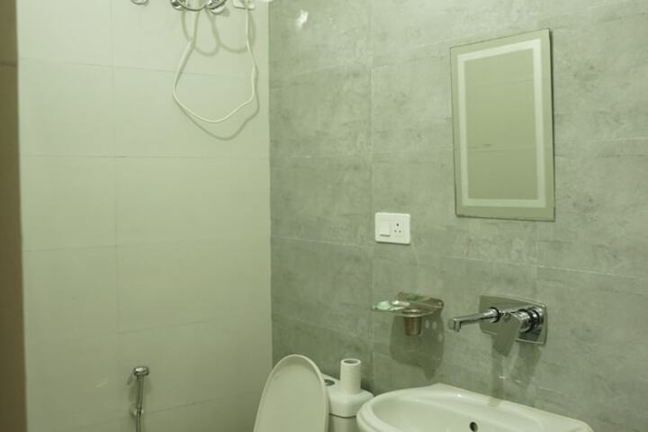 Room 32 of 44