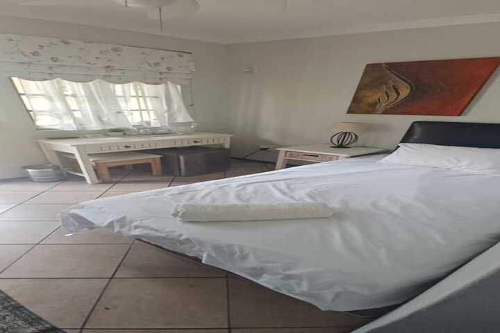 Room 6 of 11