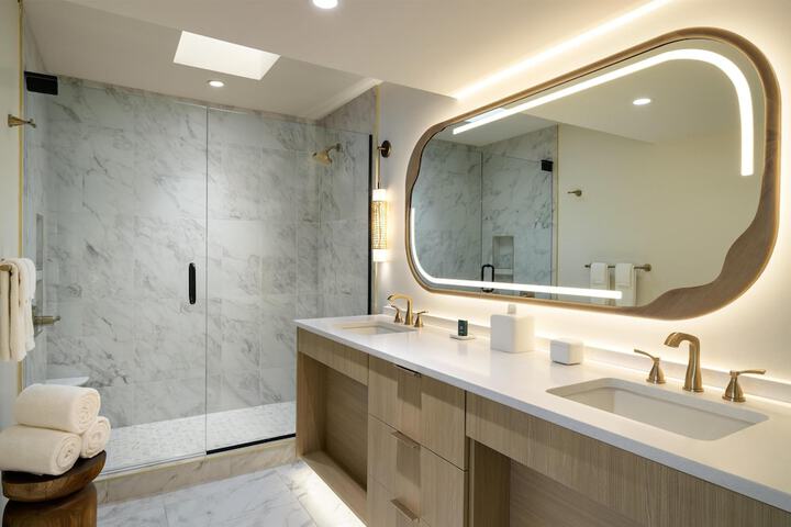 Bathroom shower