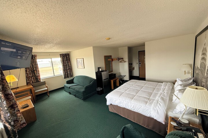 Room 15 of 28