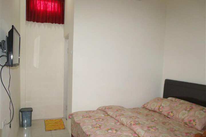 Room 13 of 35