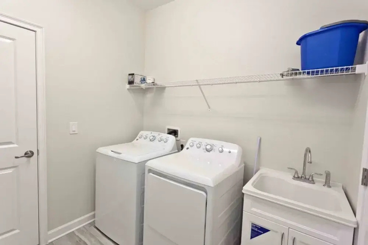 Room 10 of 24