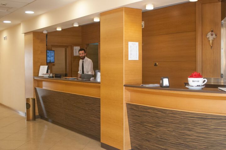 Concierge desk