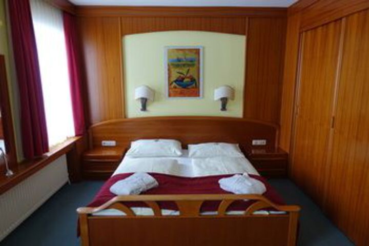 Room 21 of 47