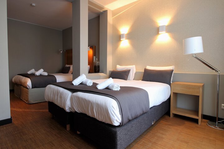Room 42 of 105