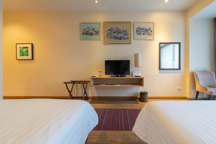 Room 13 of 40