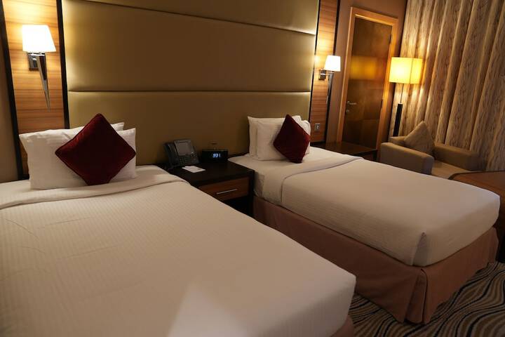 Room 15 of 102