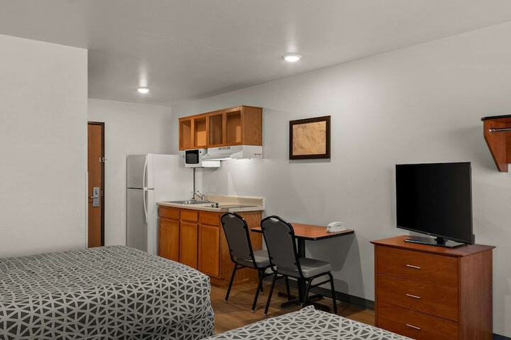 2 Double Beds (1 of 6)