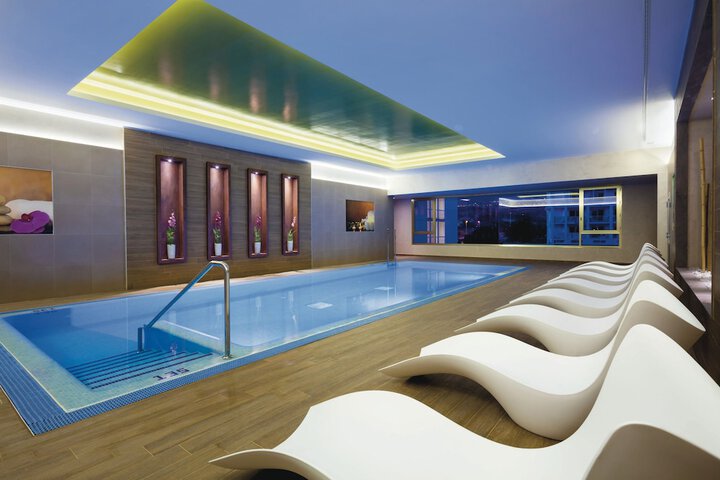Hotel Pool