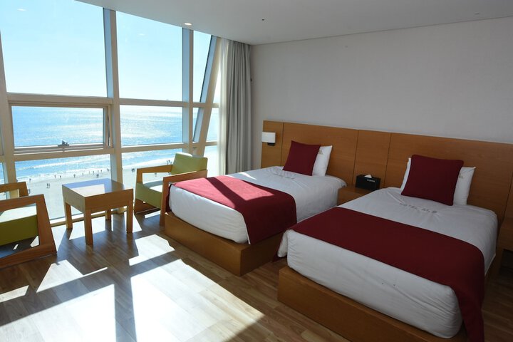 Room 3 of 74
