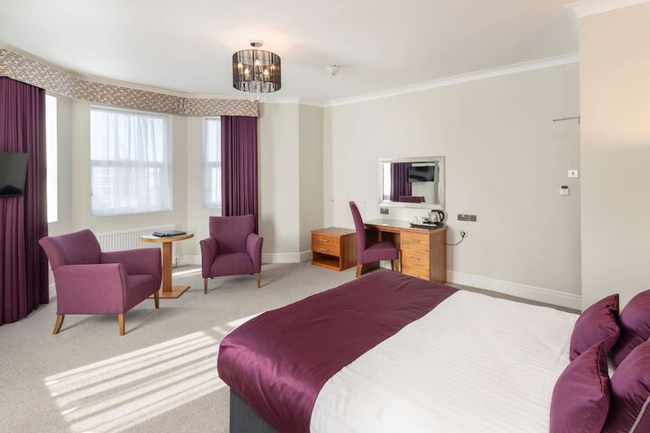 Room 33 of 109