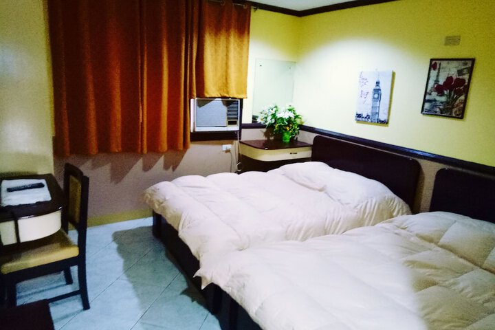 Room 25 of 40