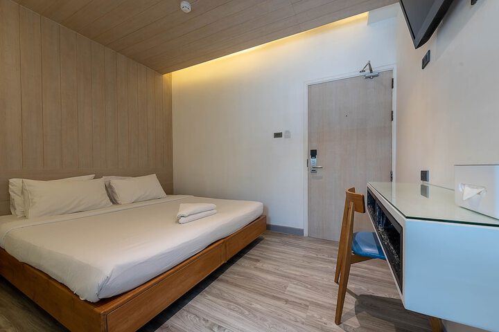 Room 12 of 25