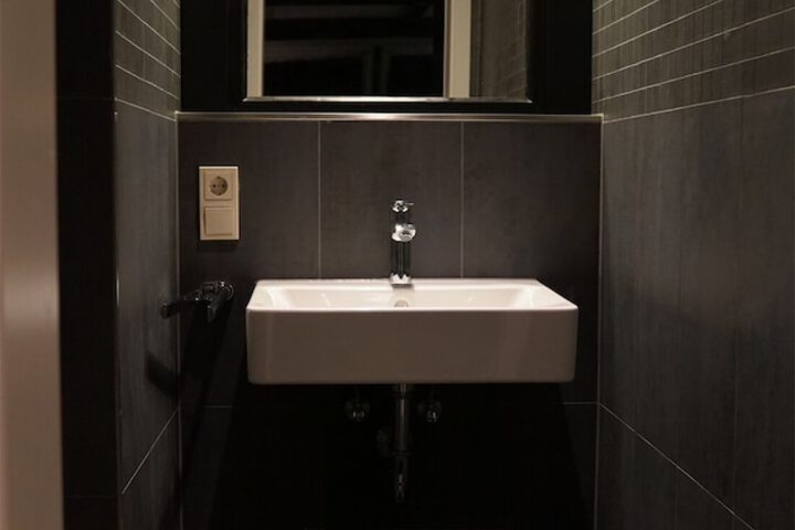 Room 54 of 84