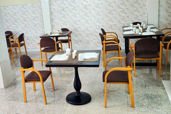 Dining 29 of 33