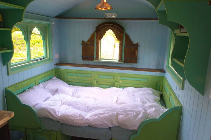 Room 33 of 178