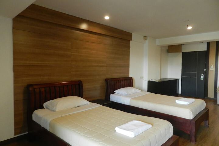 Room 30 of 90