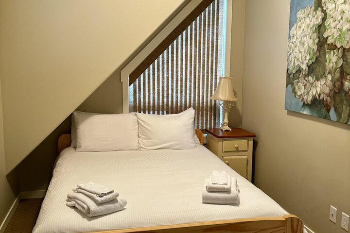 Room 81 of 543