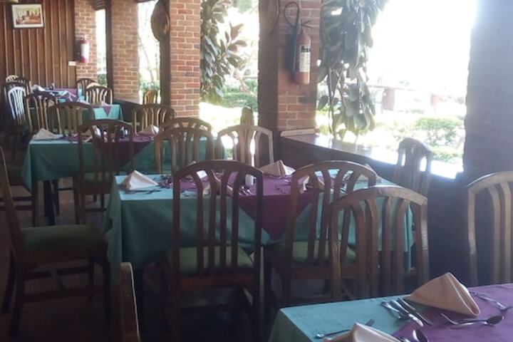 Dining 23 of 39