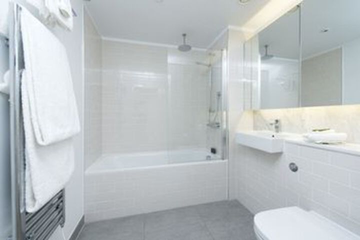 Room 4 of 24
