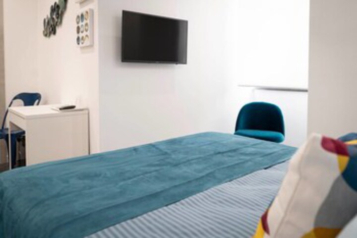 Room 11 of 19