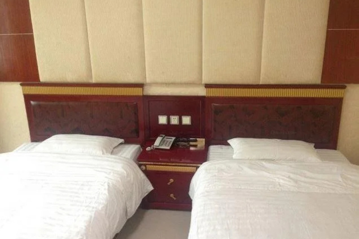 Room 11 of 15