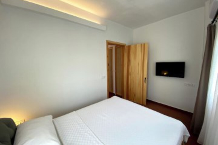 Room 9 of 85