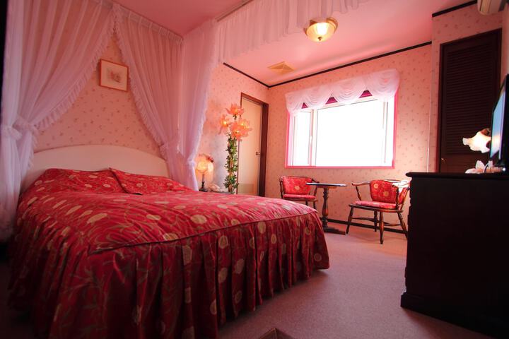 Room 2 of 38