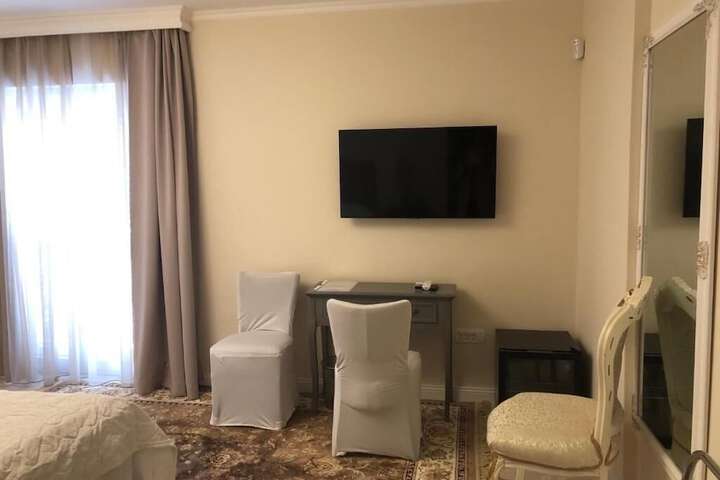 Room 12 of 48
