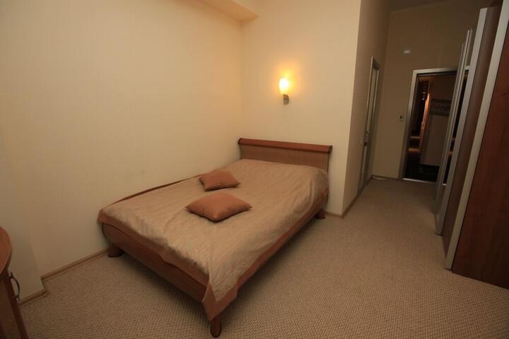 Room 54 of 69