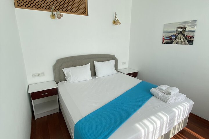 Room 15 of 78