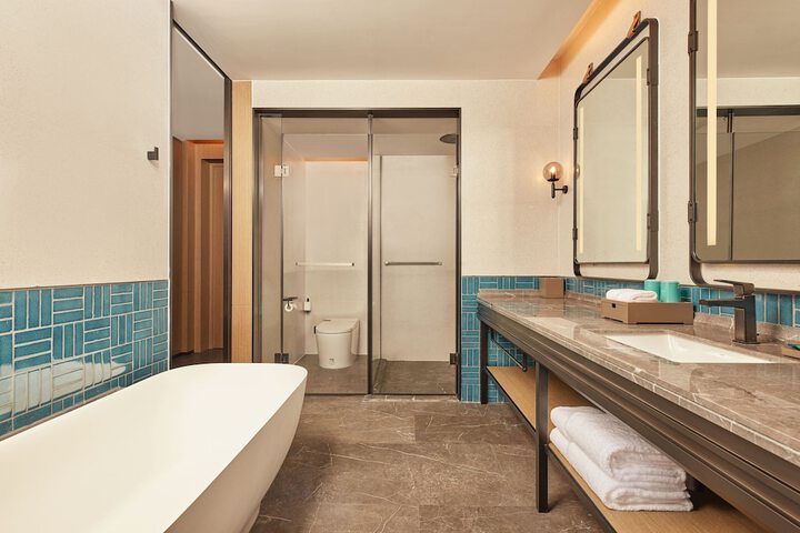 Room 17 of 21