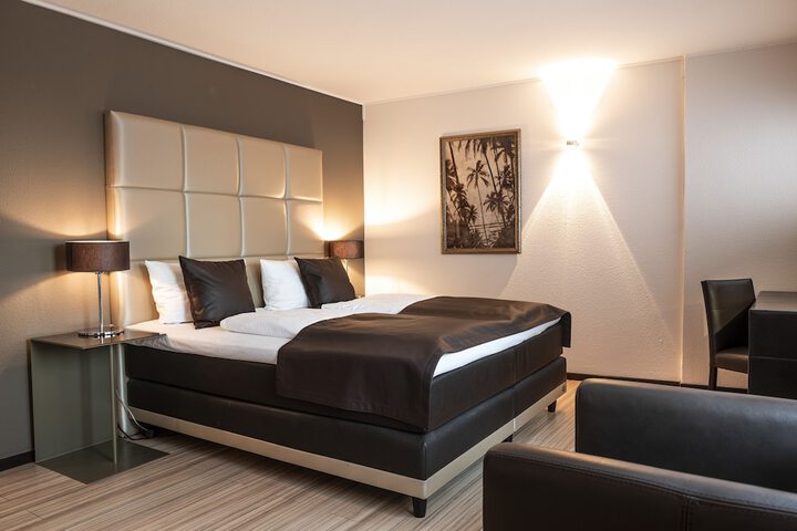Room 40 of 105