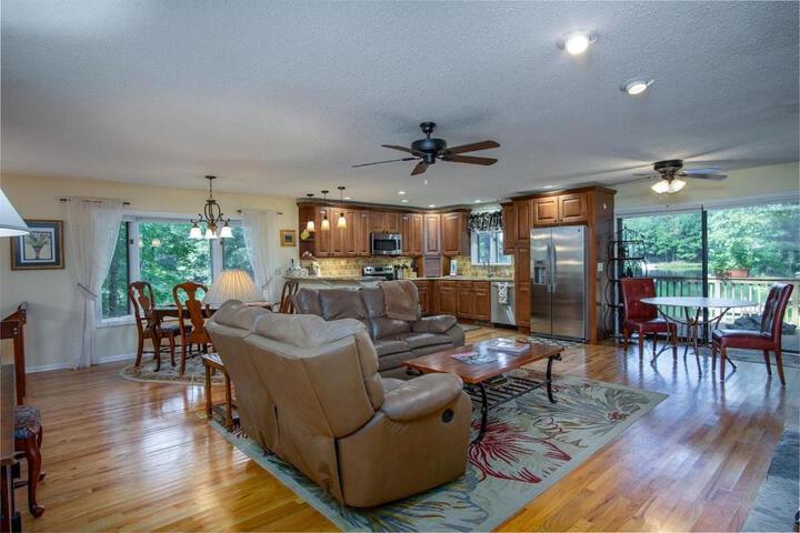 Image of Connestee Lakefront Retreat · Lakefront Retreat in Connestee Fal