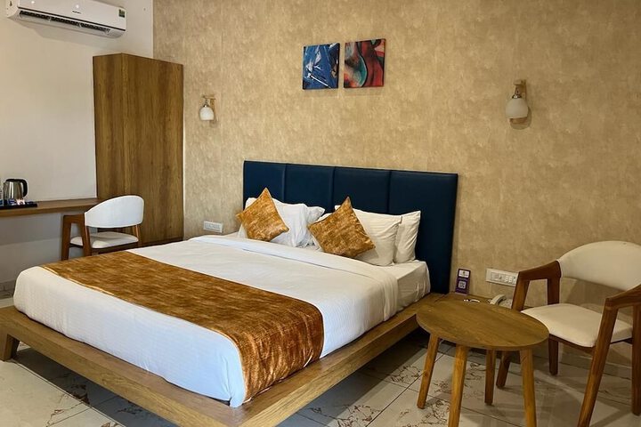 Room 12 of 20