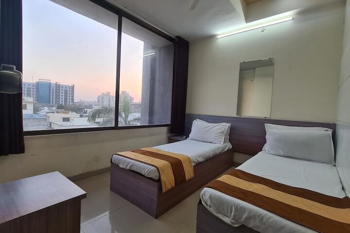Room 12 of 19