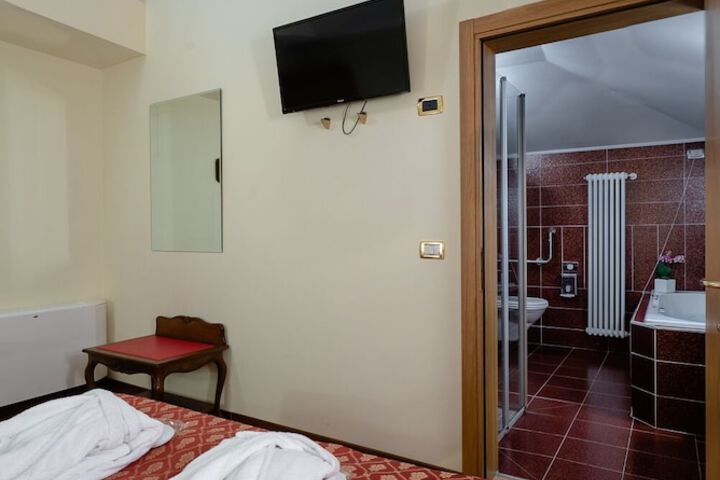 Room 20 of 73