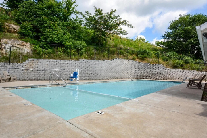 Pool 9 of 14