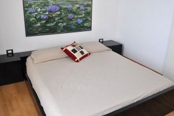 Room 81 of 102