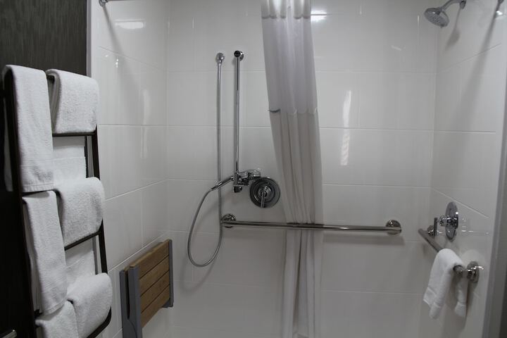 Room 70 of 97