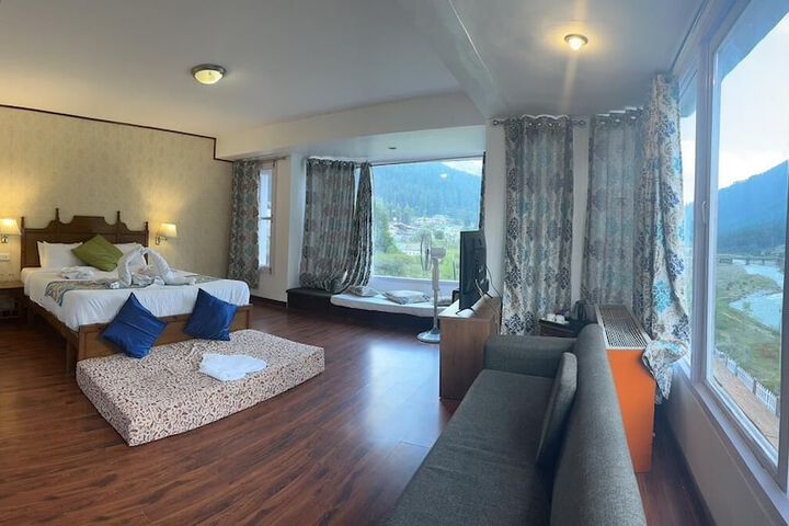 Room 18 of 81