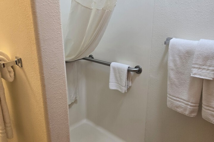 Room 6 of 6