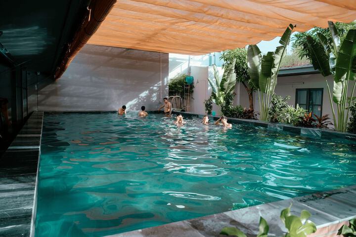 Hotel with Pool