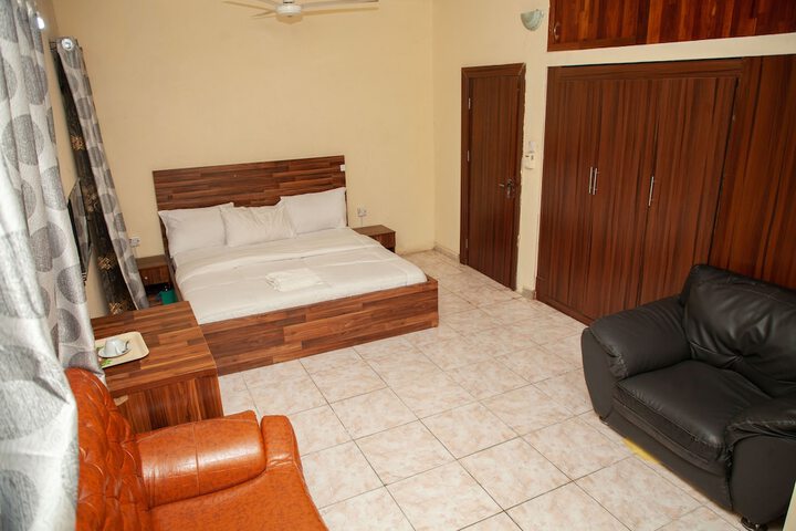 Room 11 of 23