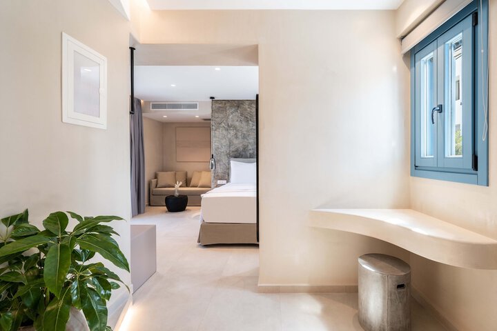Room 60 of 79