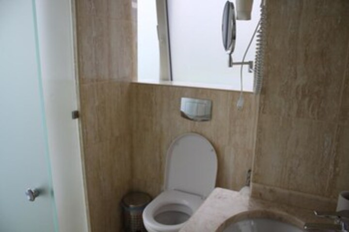 Room 5 of 48