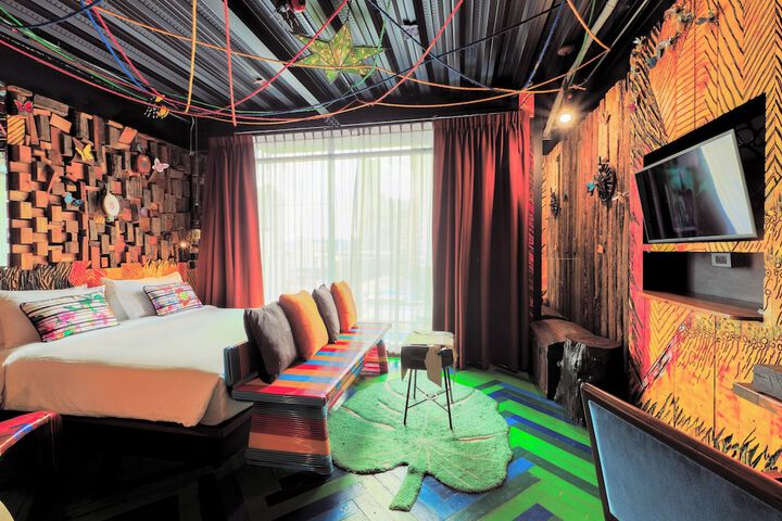 Room 32 of 91